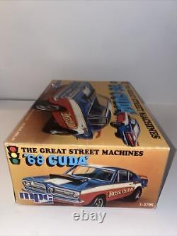MPC 1-3705 The Great Street Machines'68 Barracuda'Boss Cuda' Model Kit 1/25